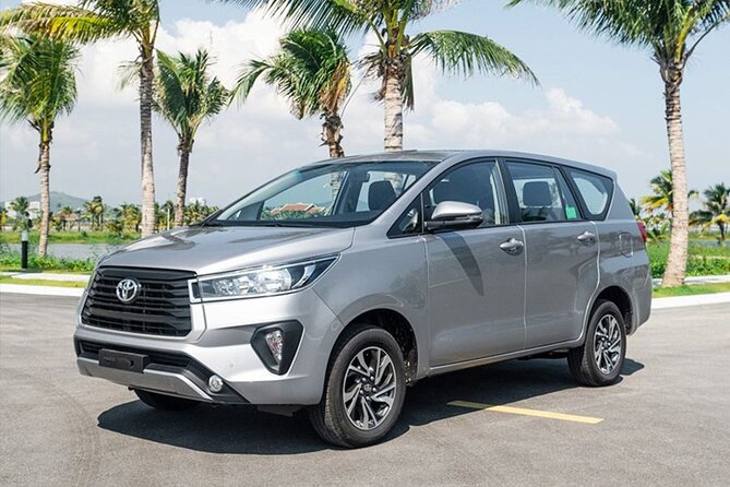 Private transfer between Hanoi Airport (HAN) and Hanoi Old Quarter